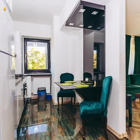 Apartman Miraj Apartament *